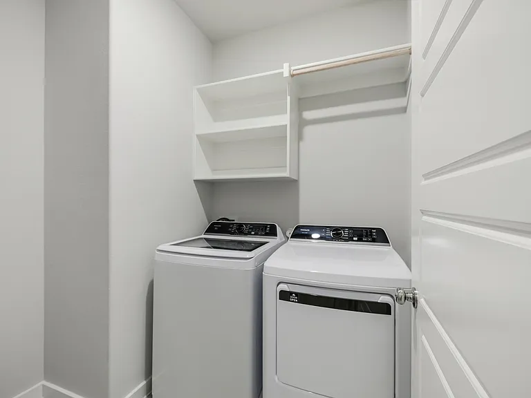 1136 Del Rio Dr — Photo 16