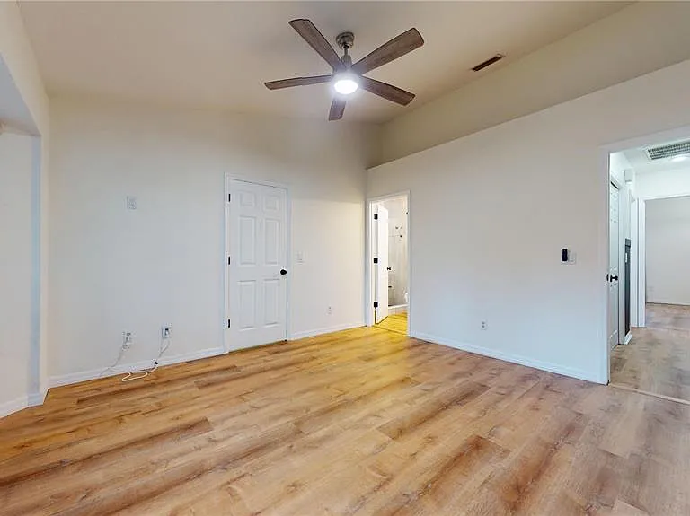 315 S Edison Ave #15 — Photo 5