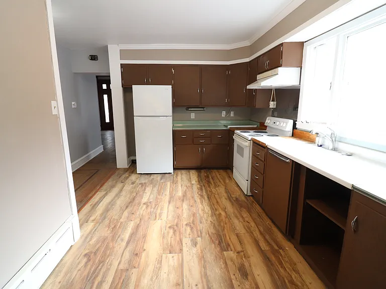 93 E Main St #1 — Photo 12