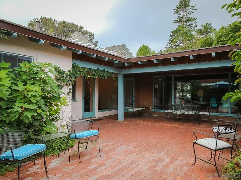 1045 Adella Ave — Photo 12