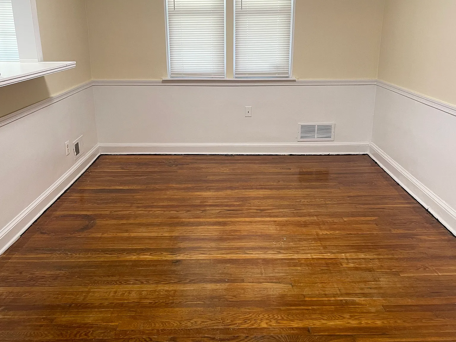 3 bed, 1375 sqft, $2,300 — Photo 4