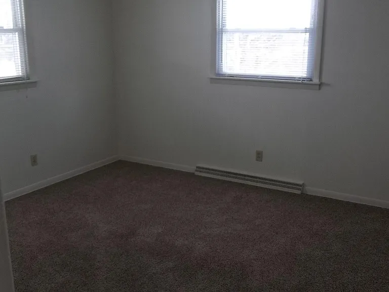 4458 S Crawford Rd #UPPER LEVEL — Photo 16
