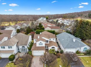 209 Windwatch Dr, Hauppauge, NY 11788