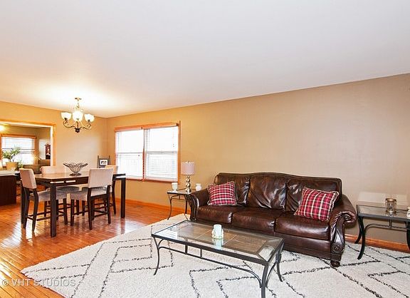 2nd image of 1036 Knollwood Ln