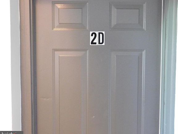2nd image of 2427 Lakeview Ave APT 2D