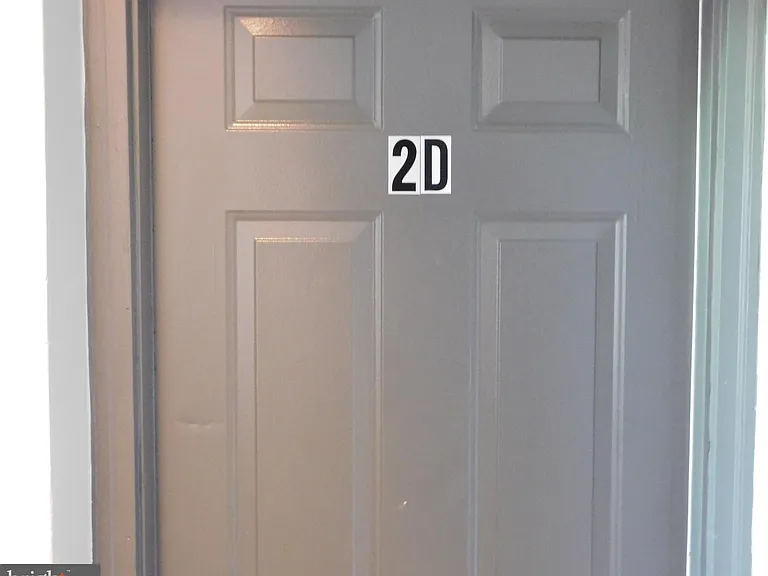 2427 Lakeview Ave #2D — Photo 2