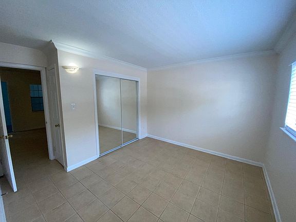 5th image of 3216 W Deleon St #10