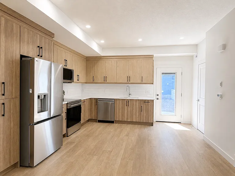 227 26th Ave NE #201 — Photo 6