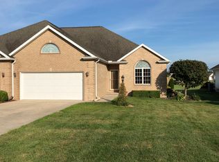 7B S Country Club Rd, Mattoon, IL 61938