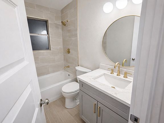 2nd image of 1014 Gillette St