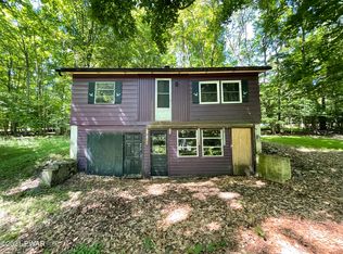 136 Sunrise Trl, Hawley, PA 18428