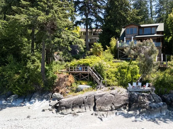 8579 Redrooffs Rd, Sunshine Coast, BC V7Z 1A9