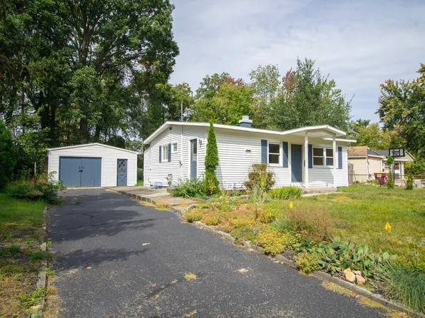 57 Sherwood Dr, Latham, NY 12110