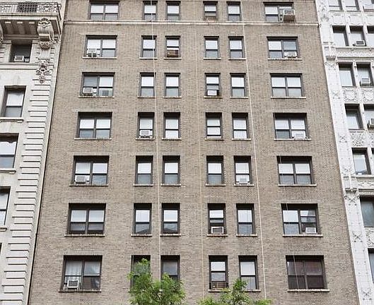 5th image of 116 W 72nd St APT 6D