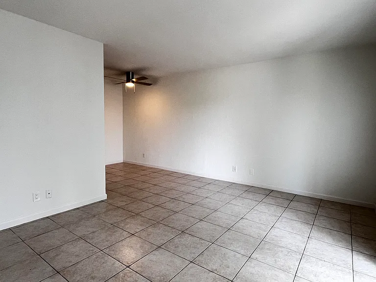 4529 NE 21st Ave #3 — Photo 4