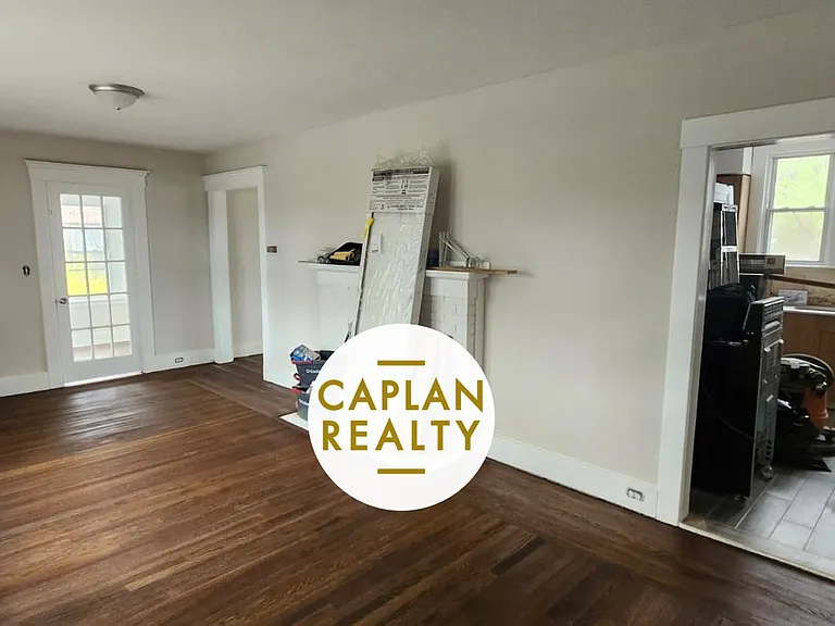 150 Crescent St #1 — Photo 2
