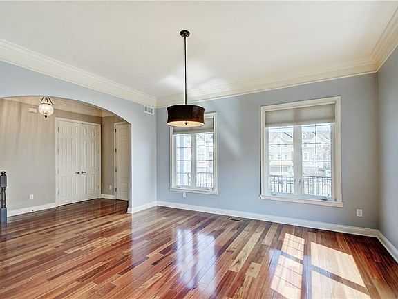 4th image of 110 Manchester Dr #1