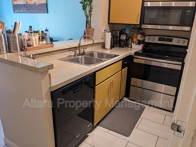 2880 S Locust St #N100 — Photo 1
