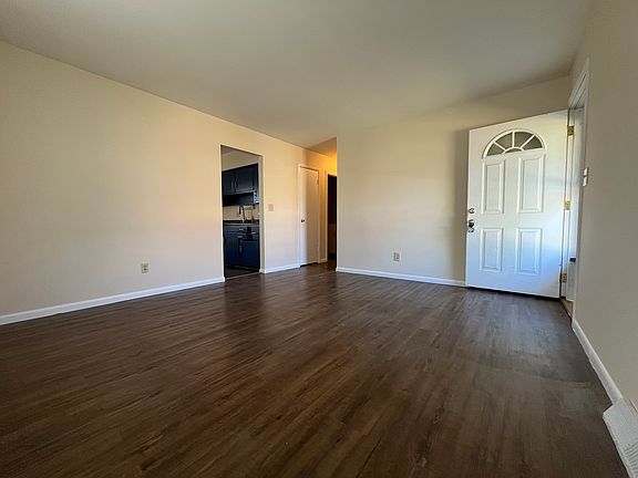 3rd image of 1665 Carstare Dr