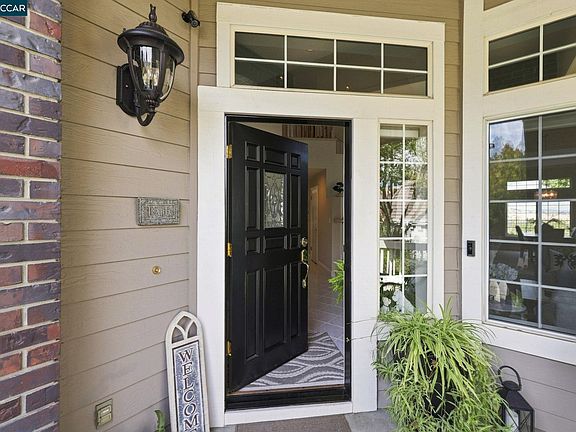 5th image of 308 Ahwanee Ln