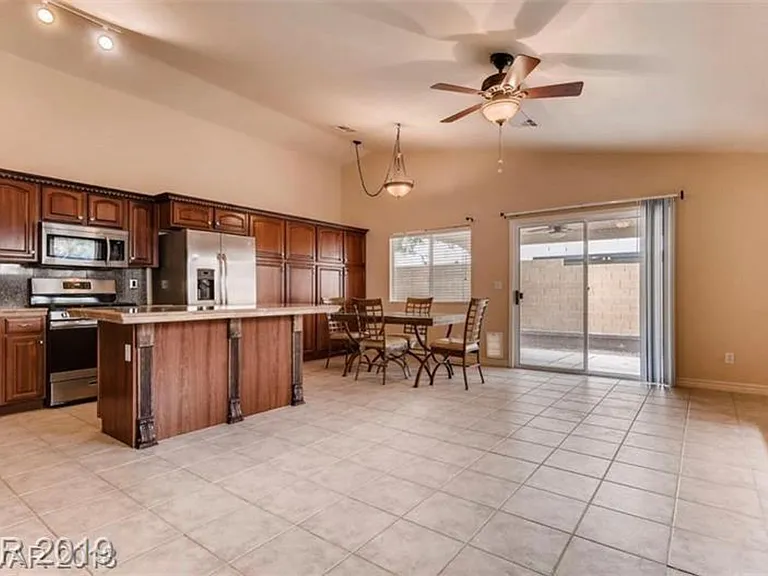 8812 W Tumblewood Ave — Photo 6