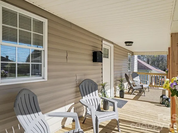 28 2nd St, Cramerton, NC 28032