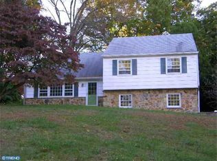 26 W Beacon Dr, Phoenixville, PA 19460