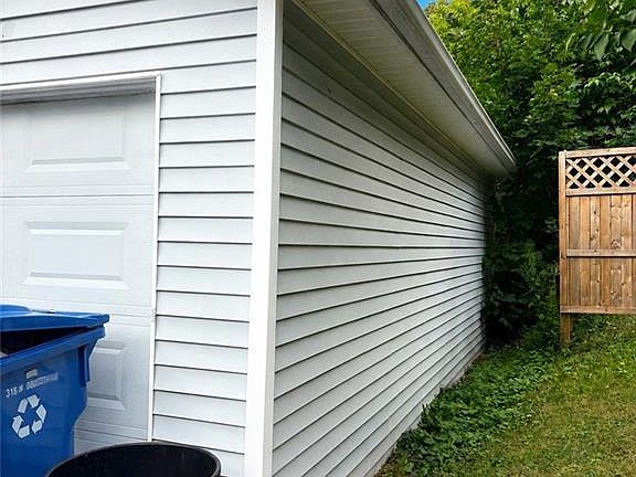 3rd image of 146 Saint James St