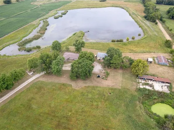 1698 9000th Rd, Oswego, KS 67356