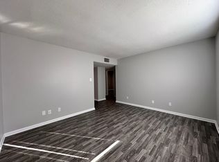 821 Twin Oaks Way APT 124, Dandridge, TN 37725