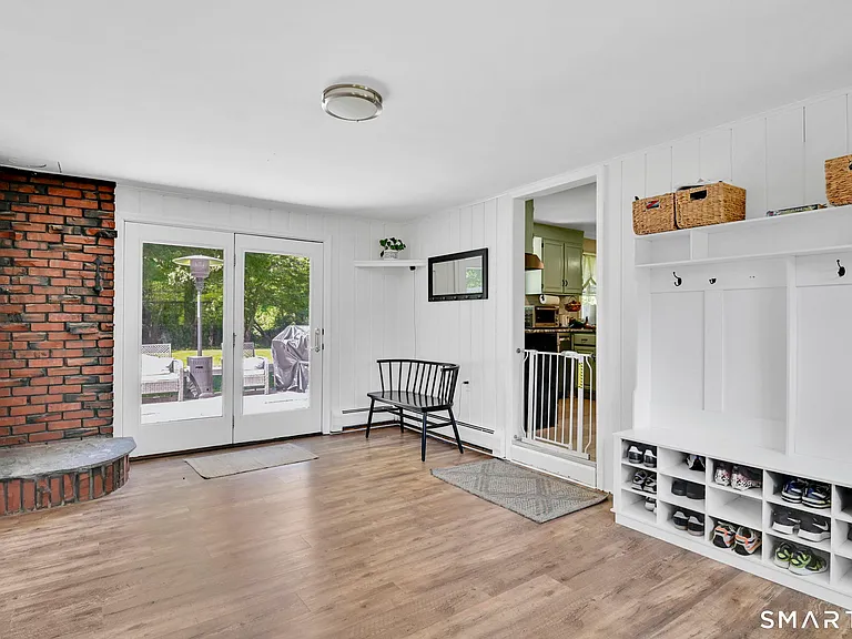 61 Kelly Ln — Photo 3