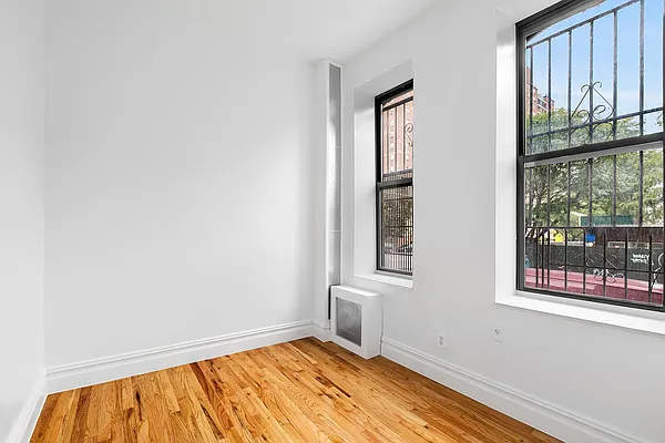 Rented by Compass | media 18