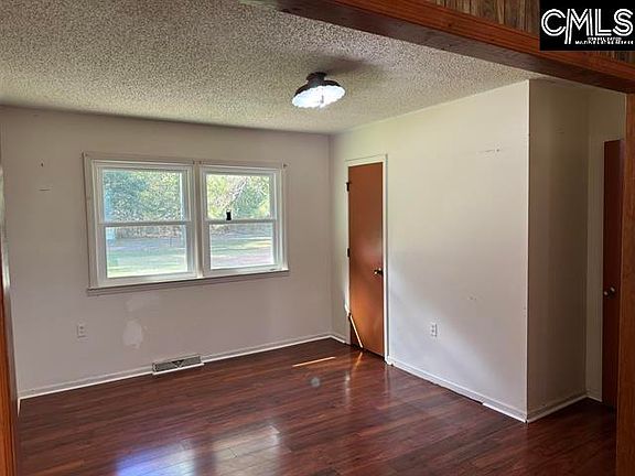 4th image of 932 Macedonia Church Rd