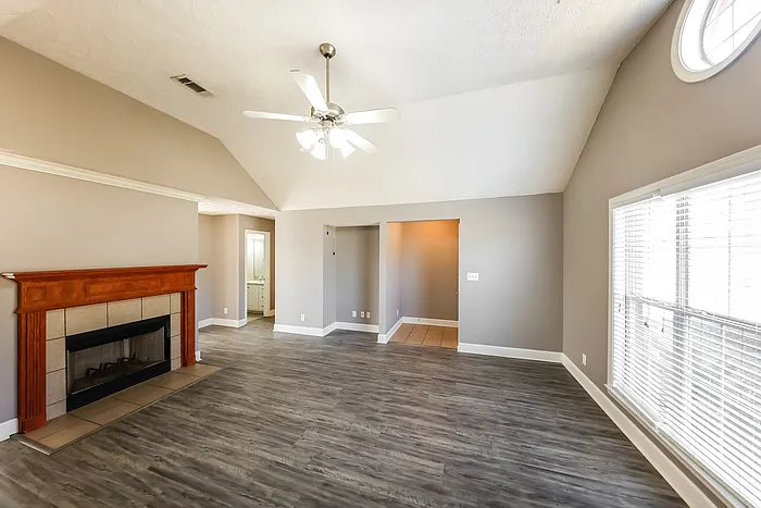 1812 Aspen Way — Photo 4