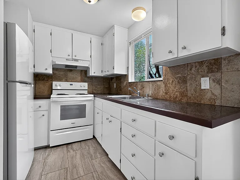 9015 9th Ave SW #1 — Photo 1