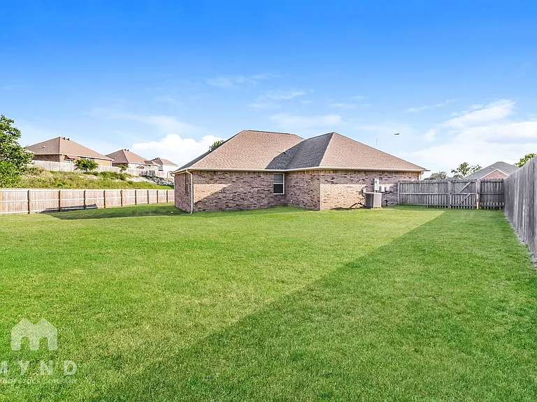 2112 Cedar Cir — Photo 17