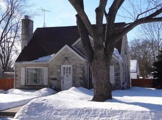 W169N8775 Sheridan Dr, Menomonee Falls, WI 53051