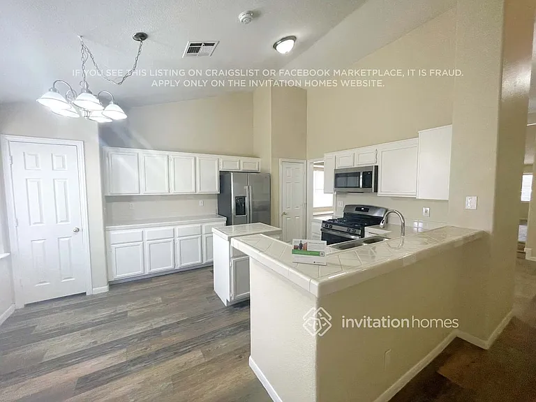 7368 Atwood Ave — Photo 7
