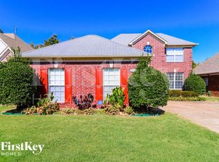 8570 Griffin Park Dr, Cordova, TN 38018
