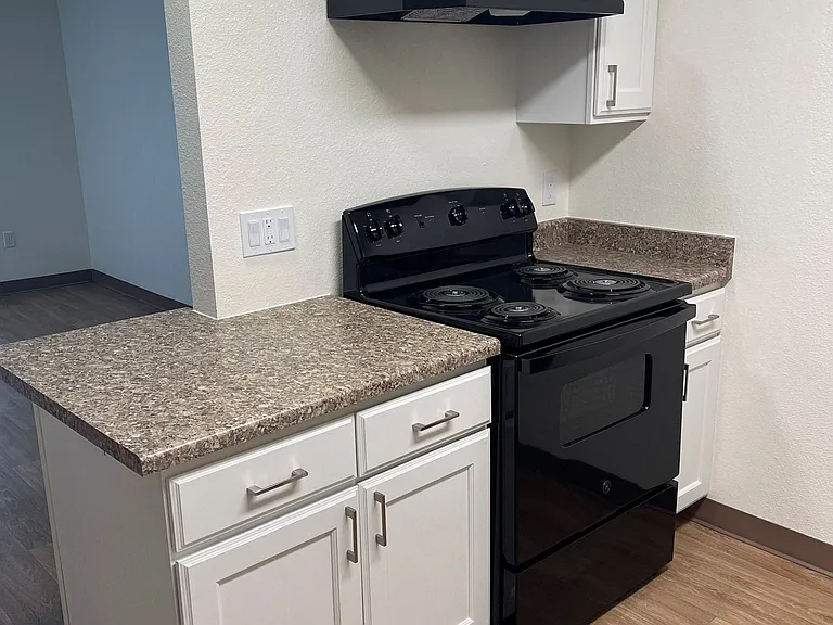 Casa de Sierra Senior Apartments — Photo 12