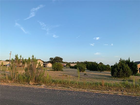 5th image of 405 Summerwood Dr