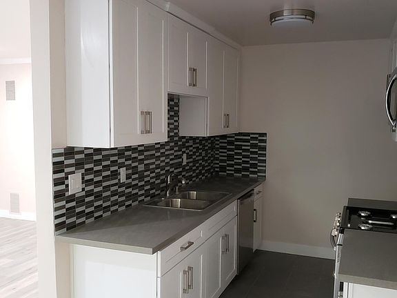 3rd image of 1128 12th St APT 3