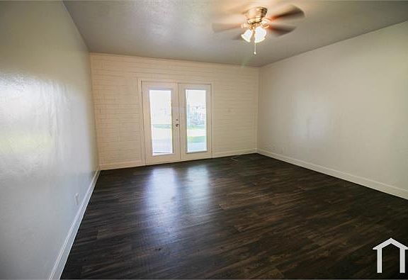 2nd image of 315 W 10th Pl APT 8