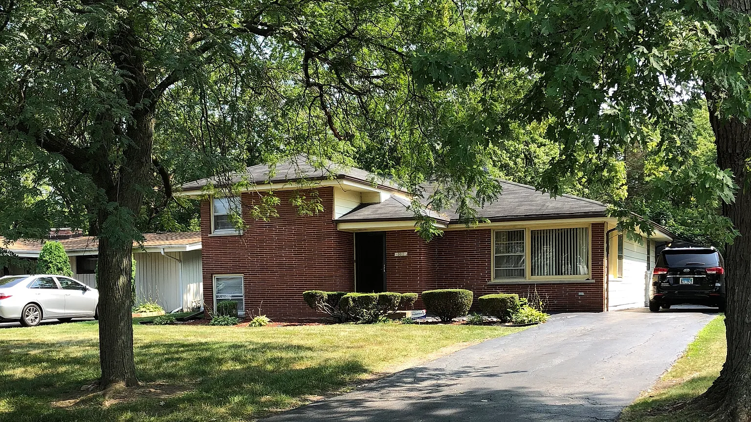 3011 Woodworth Pl photo 1