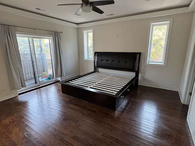 2457 W Irving Park Rd #2W — Photo 7