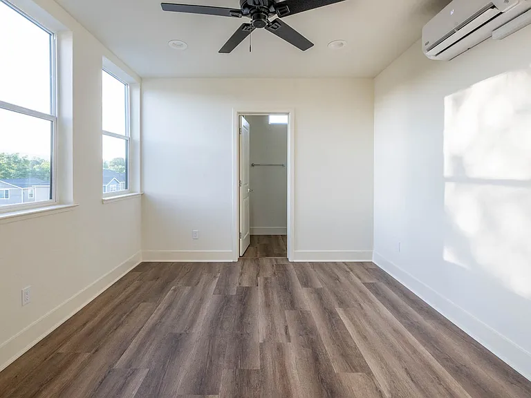 1442 Forest St — Photo 17