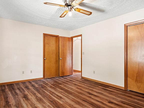 4th image of 219 Smith St