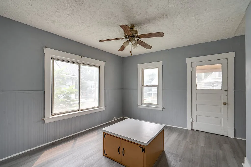 3 bed, 1.5 bath, 1000 sqft, $1,275 — Photo 4