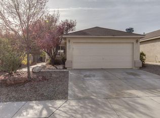 8416 Vista Clara Ln SW, Albuquerque, NM 87121