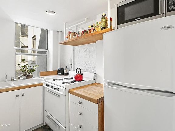 5th image of 237 W 15th St APT 3-C